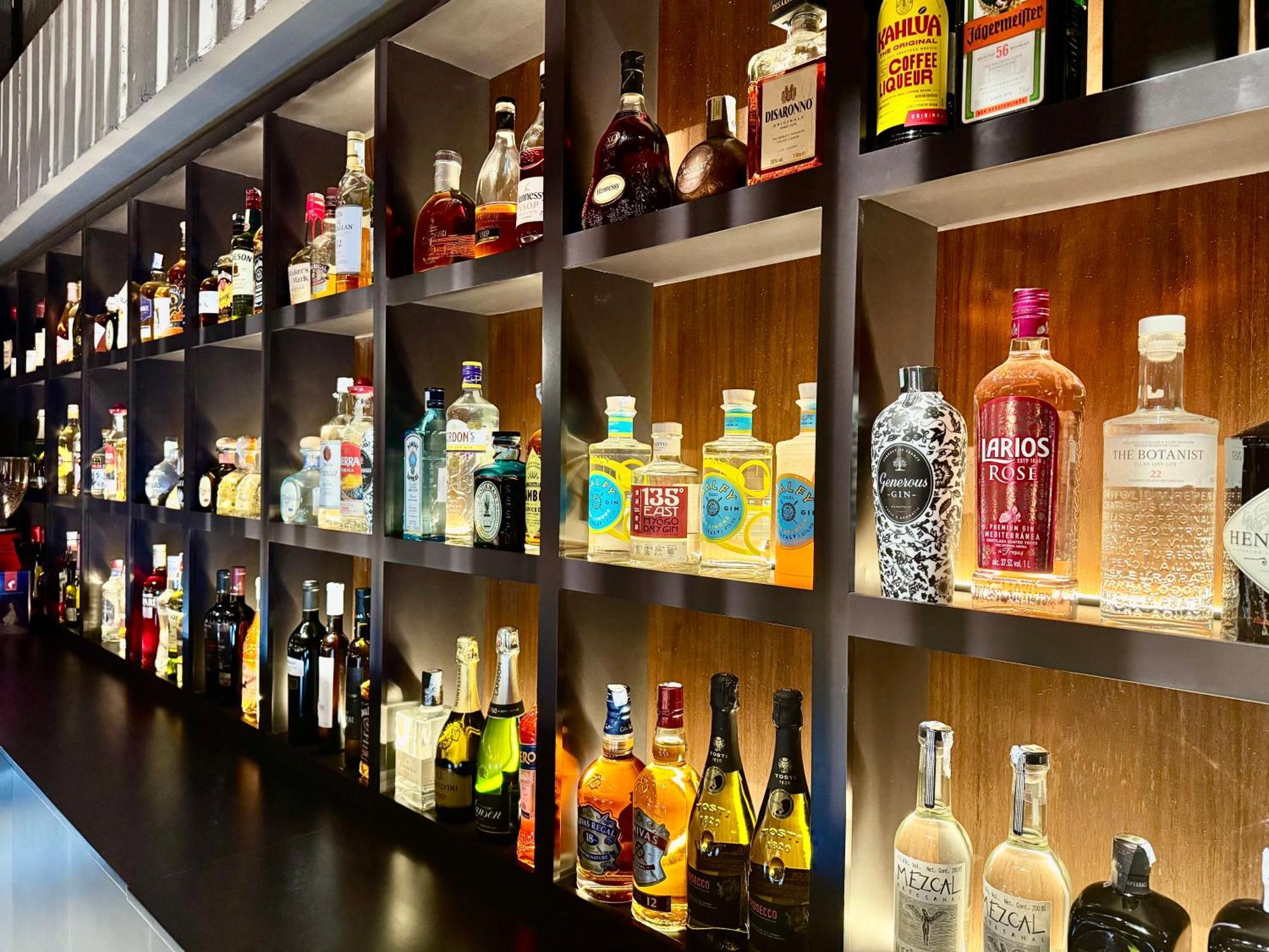 Gudauri Loft Hotel Exterior foto A selection of gins